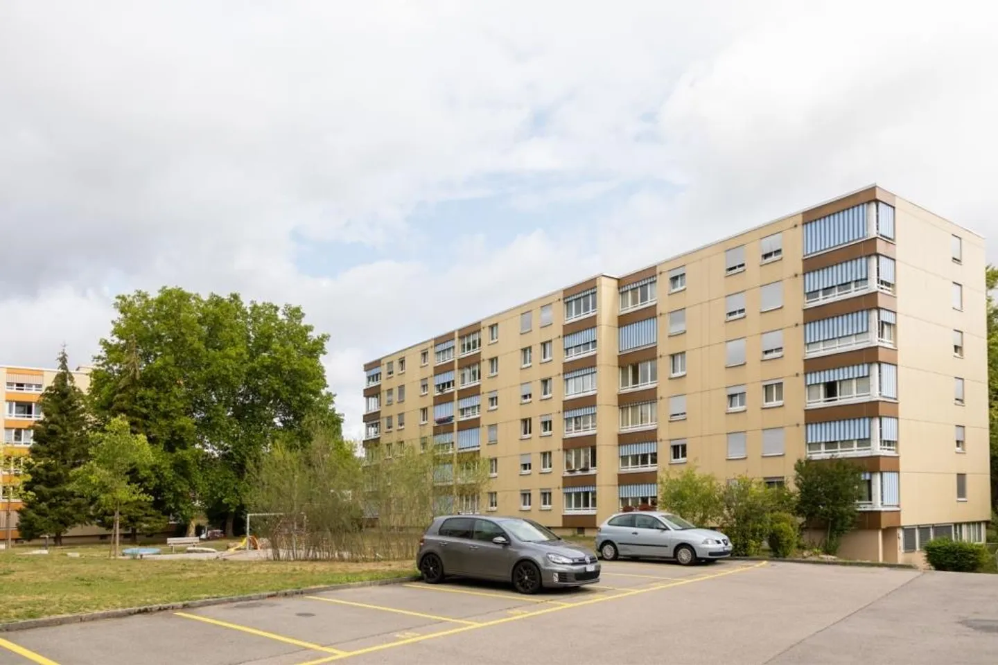 Spacious 4.5-room apartment in Schaffhausen (Herblingen) - Photo 1 of 9
