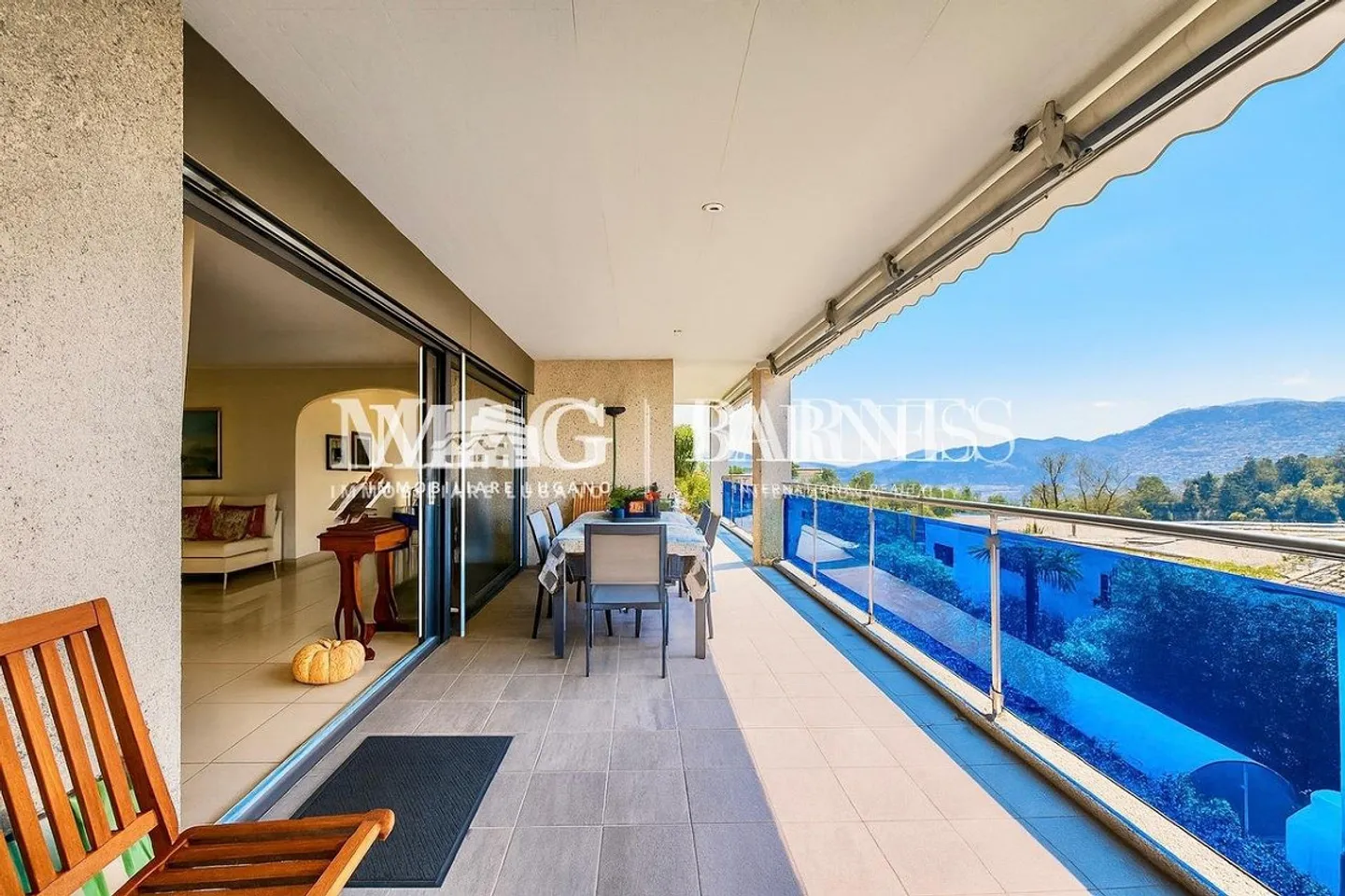 Lugano: 5.5-Zimmer-Wohnung mit privatem Garten und Terrasse - Foto 2 von 14