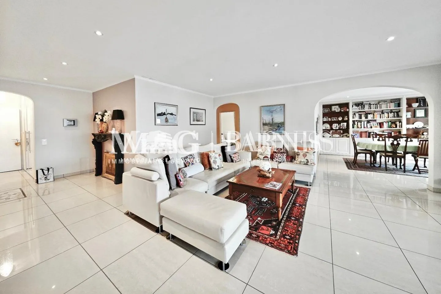 Lugano: 5.5-Zimmer-Wohnung mit privatem Garten und Terrasse - Foto 4 von 14