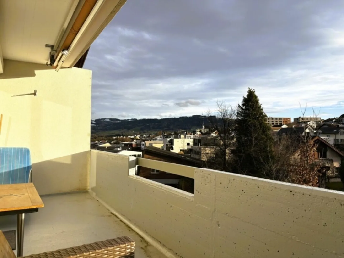 Appartement sous les combles de 4 pièces bien entretenu - Photo 8 sur 10