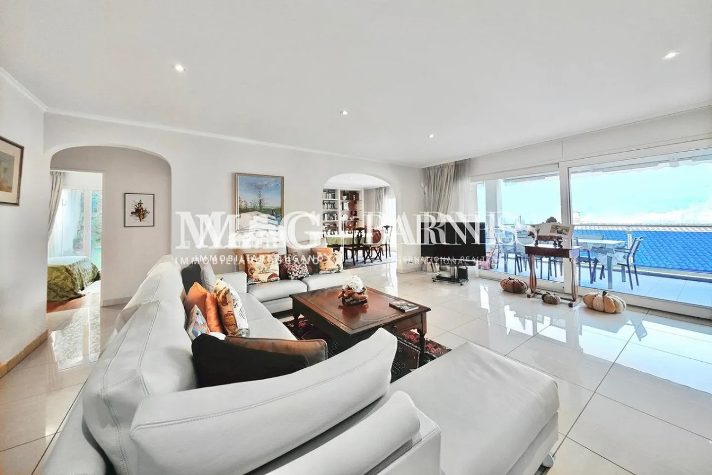 Lugano: 5.5-Zimmer-Wohnung mit privatem Garten und Terrasse - Foto 7 von 14