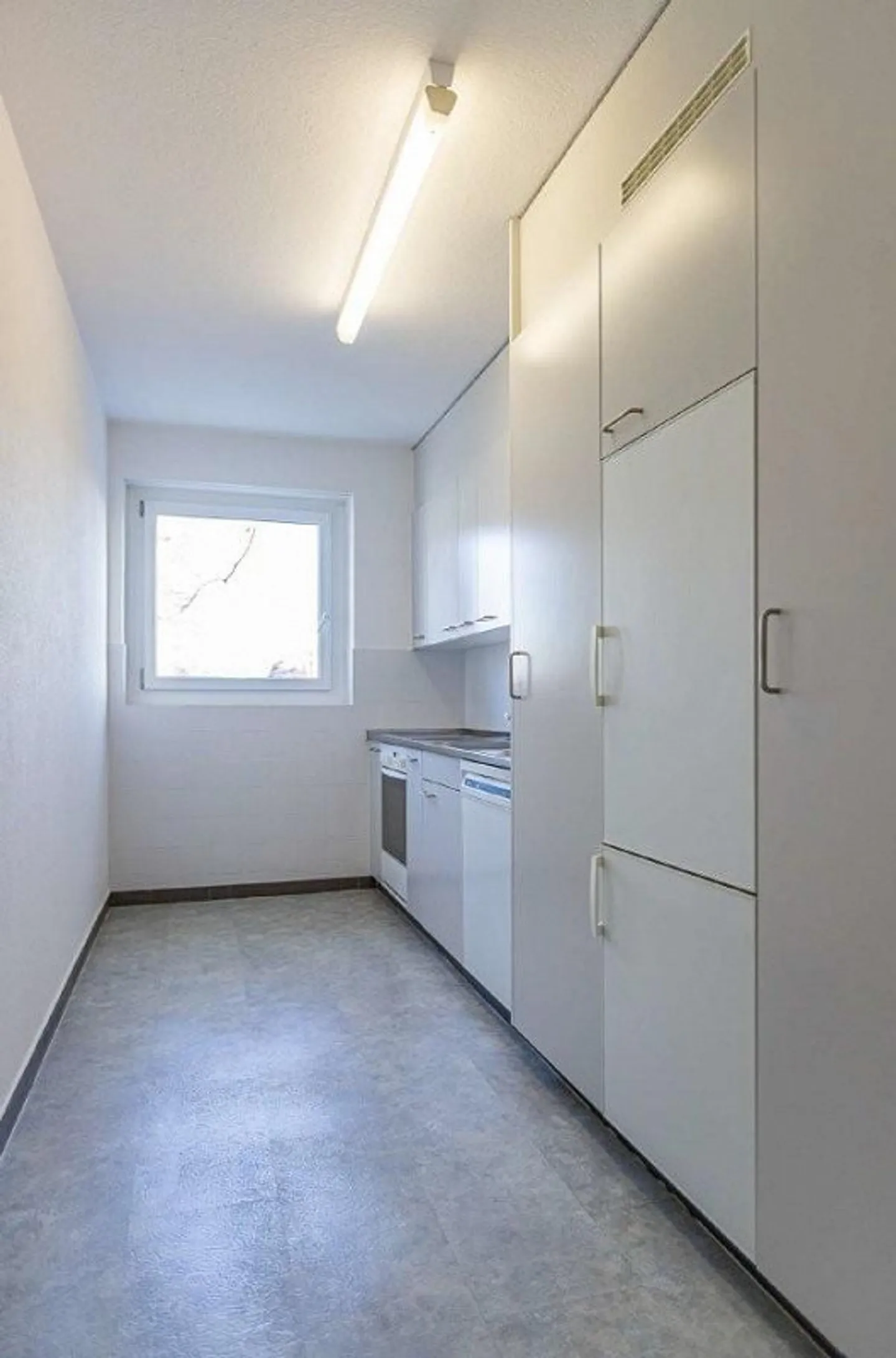 Appartamento 3.0 stanze in una posizione tranquilla e soleggiata nel verde in affitto - Foto 2 di 6