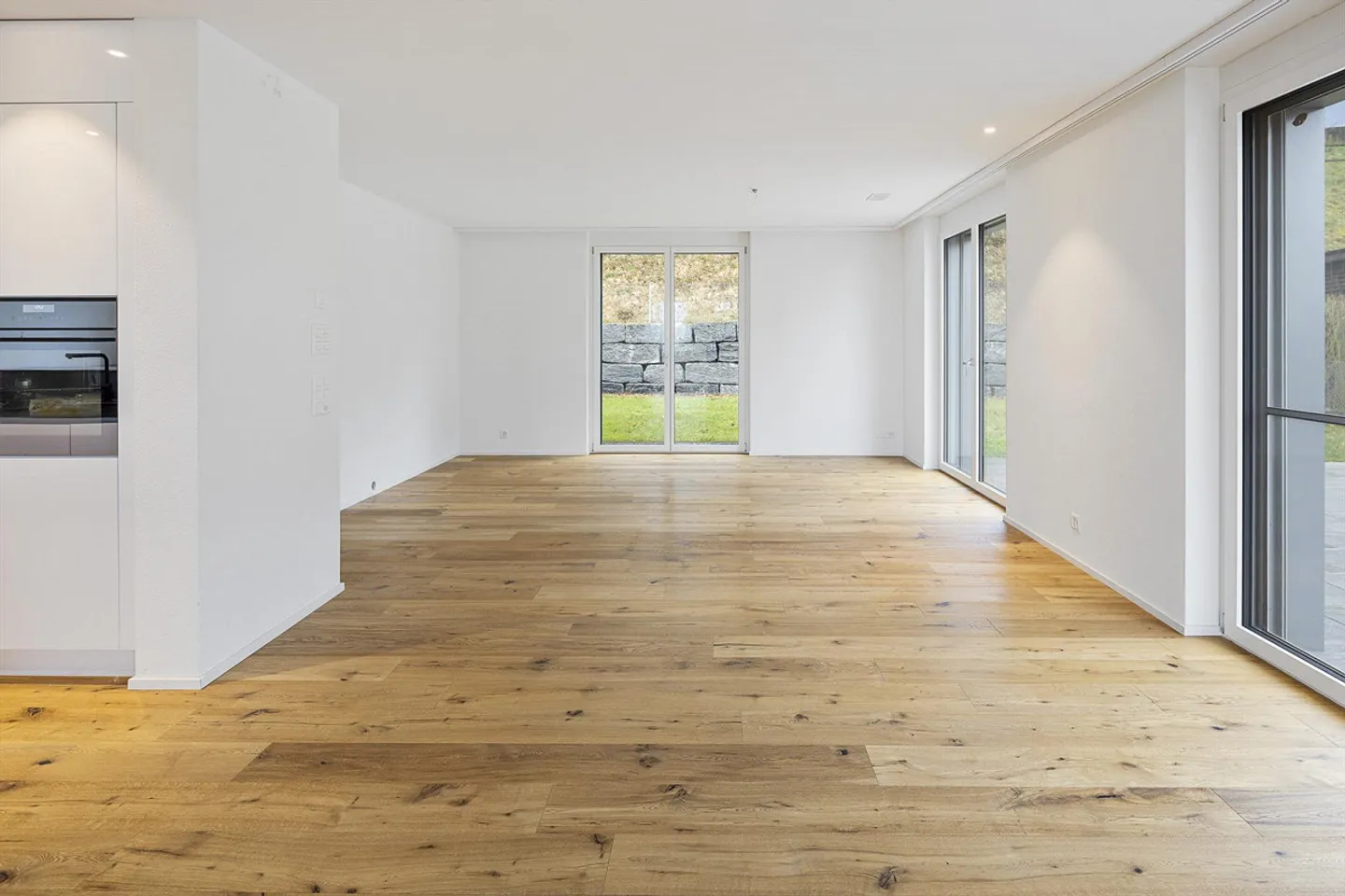 Miracle d'espace polyvalent avec un appartement séparé et de nombreuses possibilités - Photo 4 sur 17
