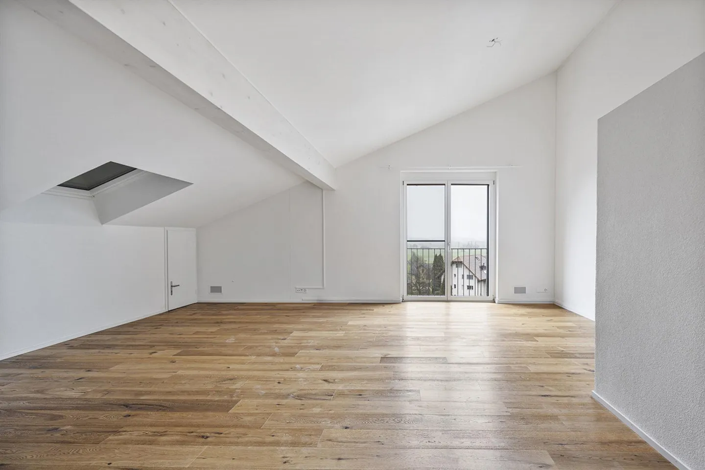 Miracle d'espace polyvalent avec un appartement séparé et de nombreuses possibilités - Photo 10 sur 17