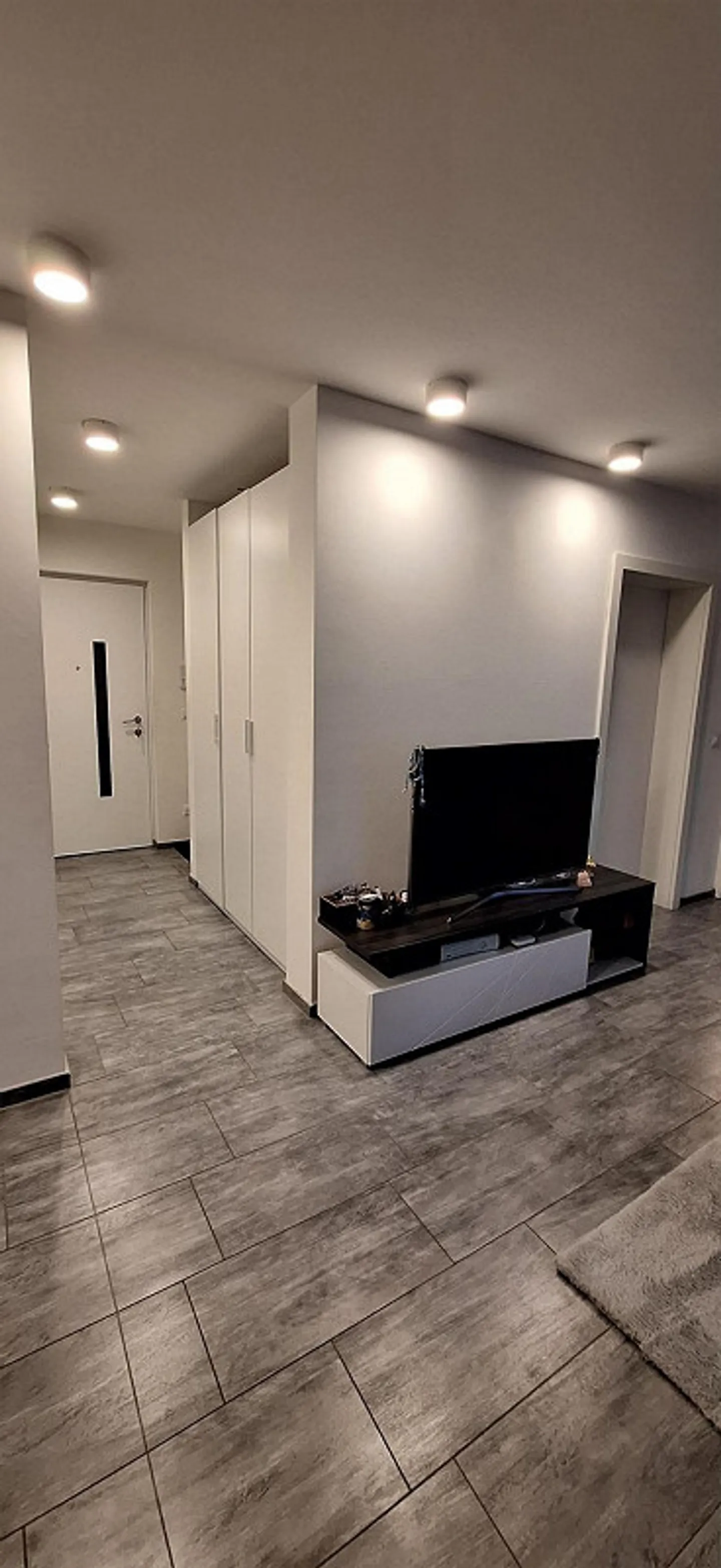 Apartment for rent - Photo 2 of 8