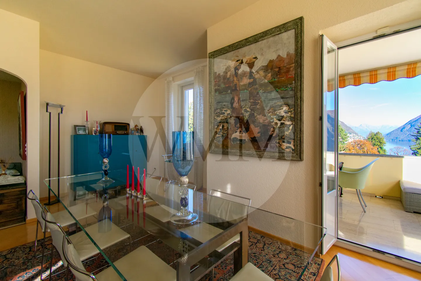 CHARME D’ÉPOQUE ET CONFORT MODERNE : ÉLÉGANT APPARTEMENT DE 4.5 PIÈCES AVEC VUE SUR LE LAC - Photo 4 sur 12