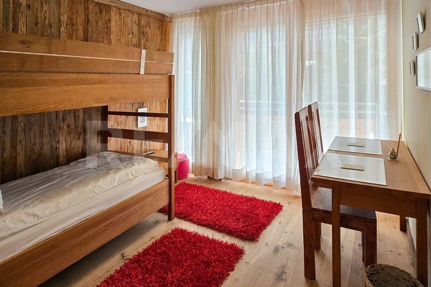 Furnished 5½-room apartment in modern chalet style with wellness area - Photo 6 of 9