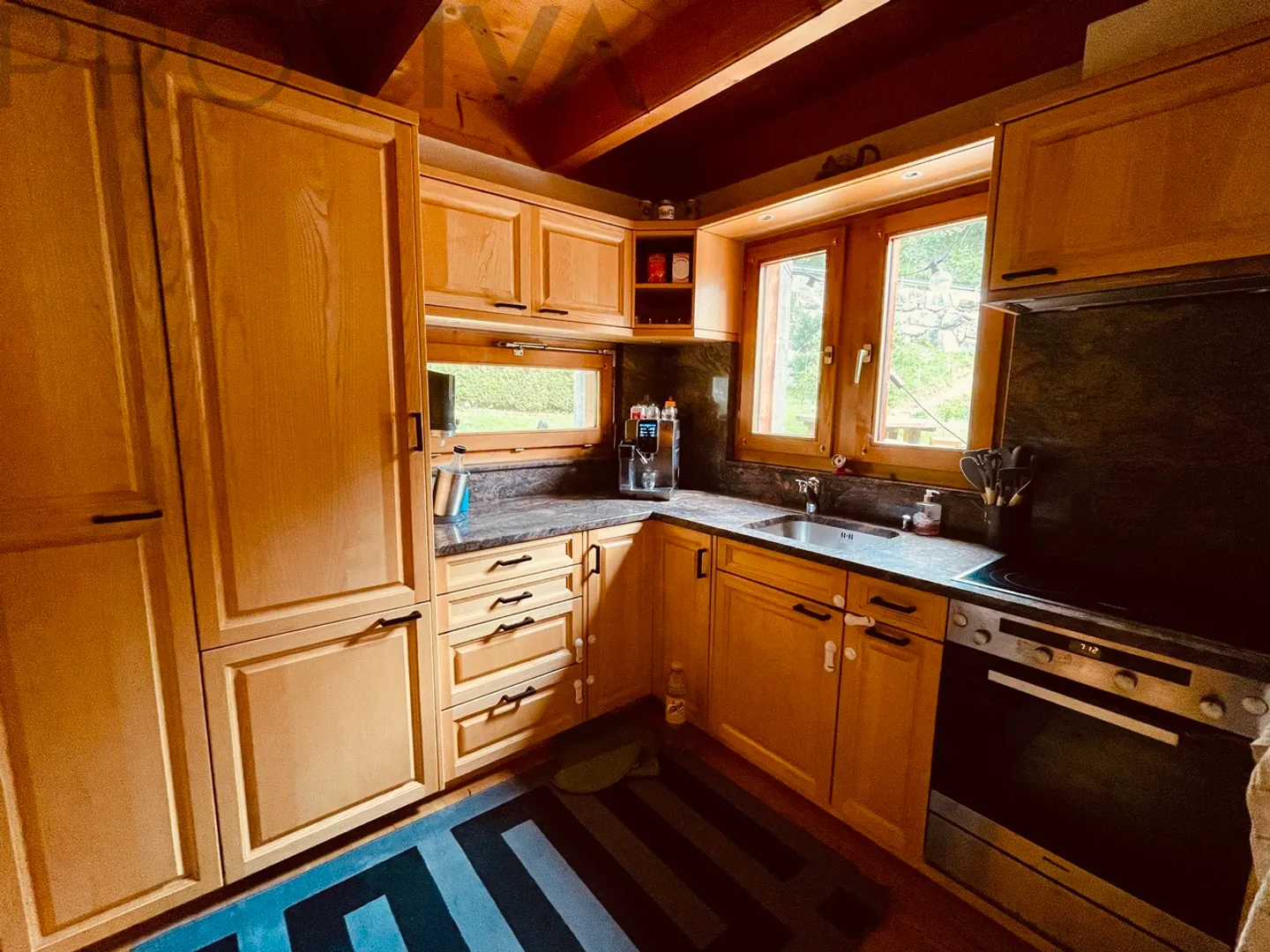 «Stilvoll mit hochwertigen Materialien renoviert - ein ländliches Bijou» - Foto 4 von 9