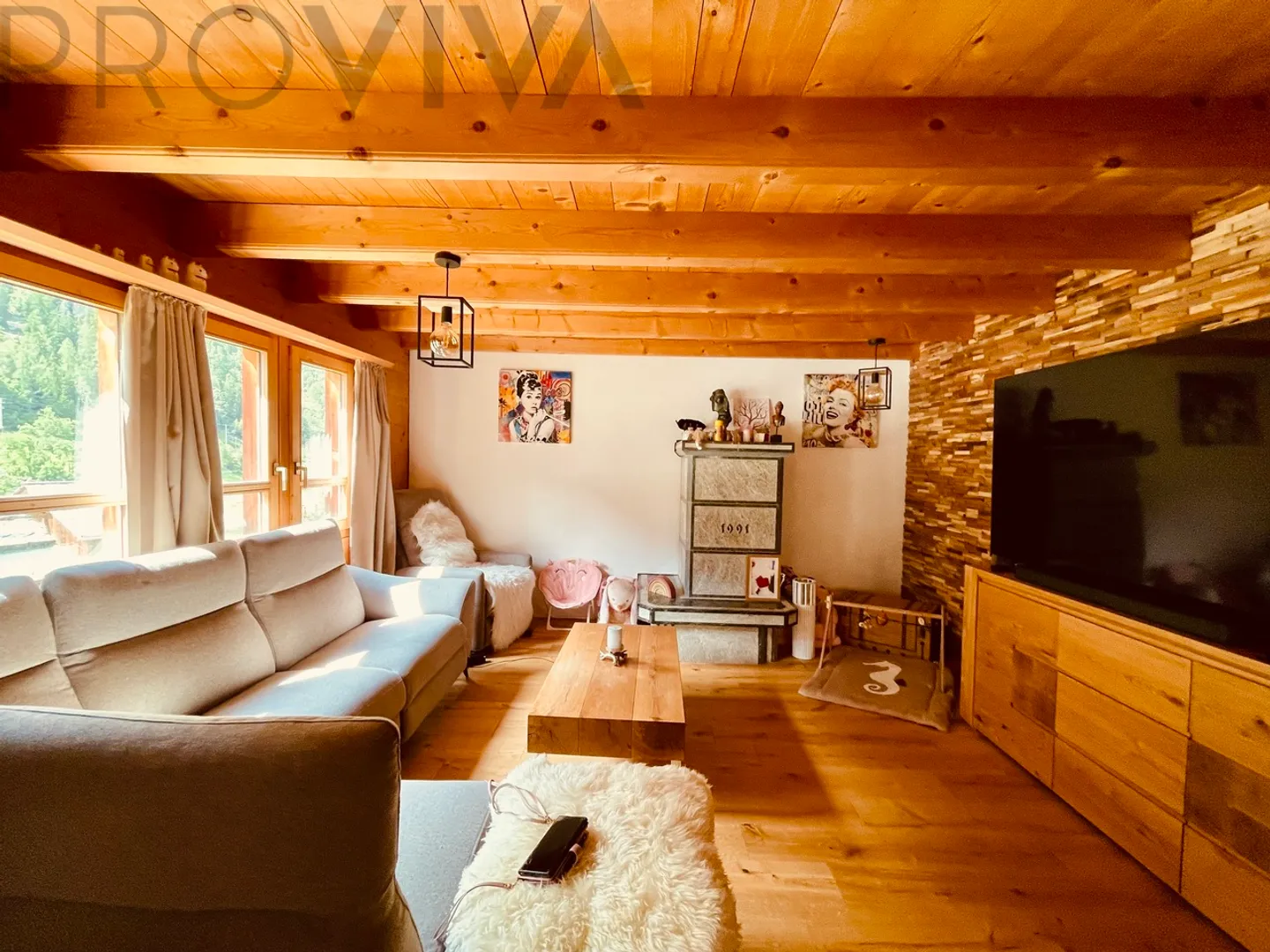 «Stilvoll mit hochwertigen Materialien renoviert - ein ländliches Bijou» - Foto 2 von 9