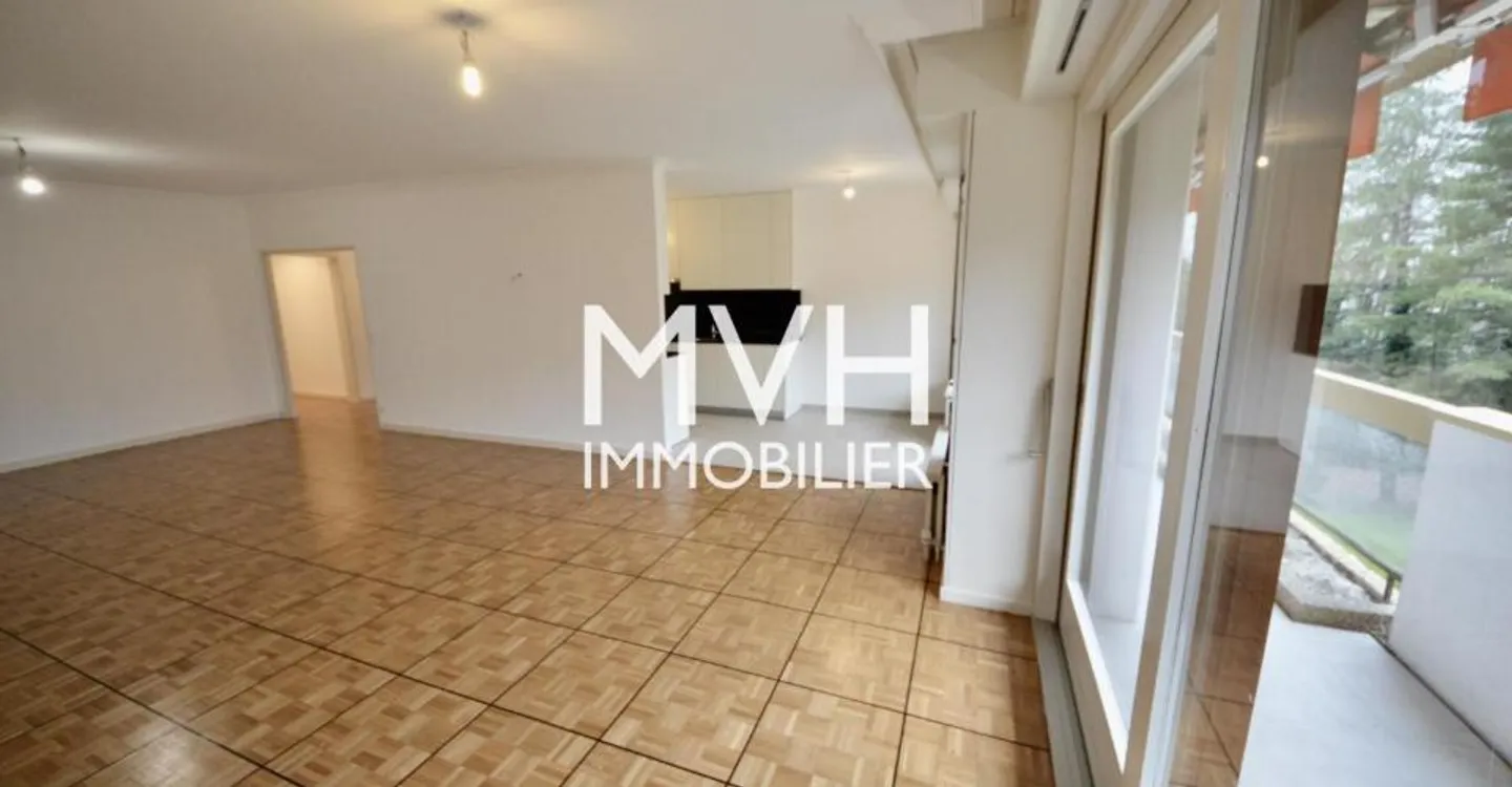 Luxuswohnung mit Pool - Foto 4 von 9