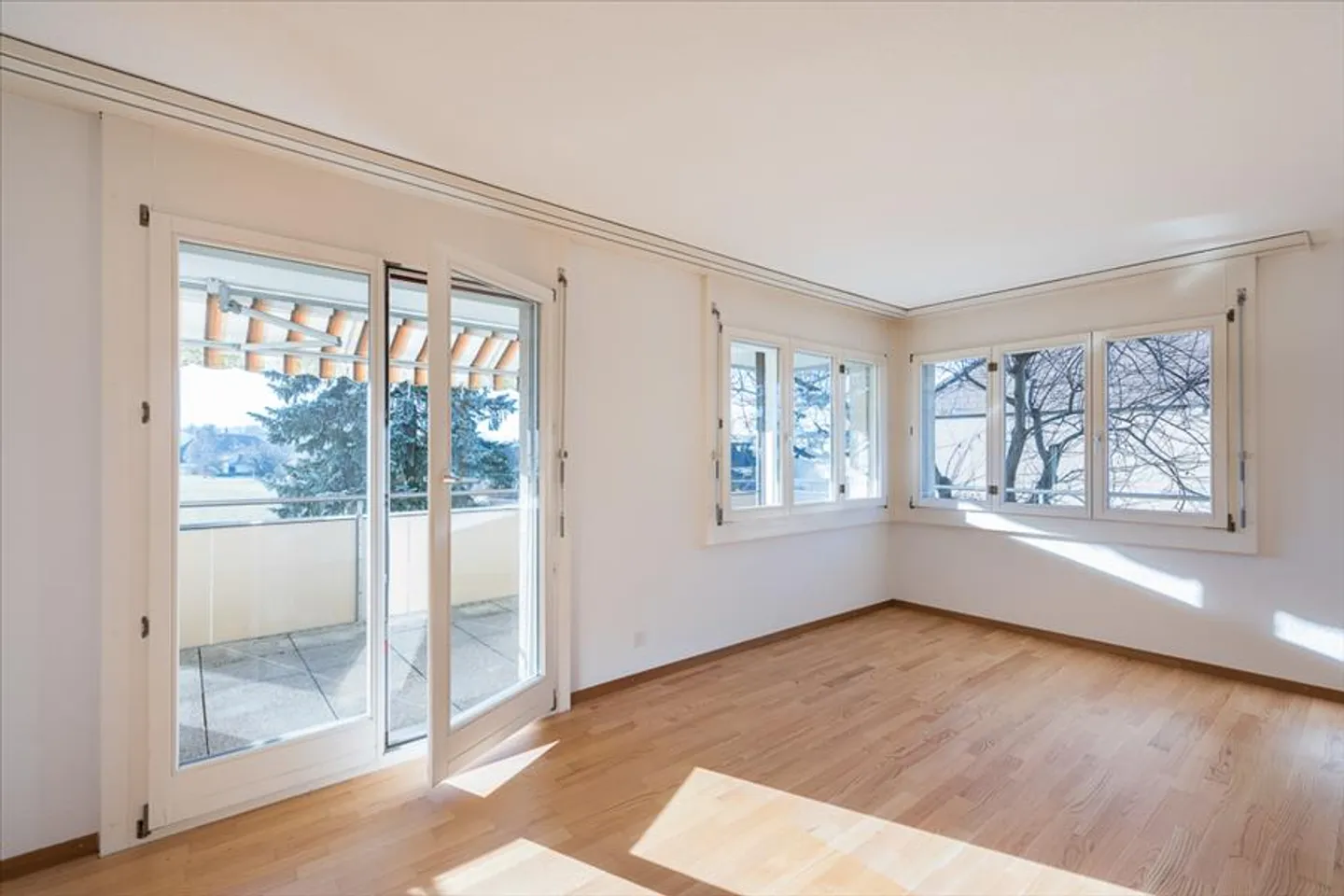 «Grosszügige Wohnung mit Sitzplatz!» - Foto 2 von 6