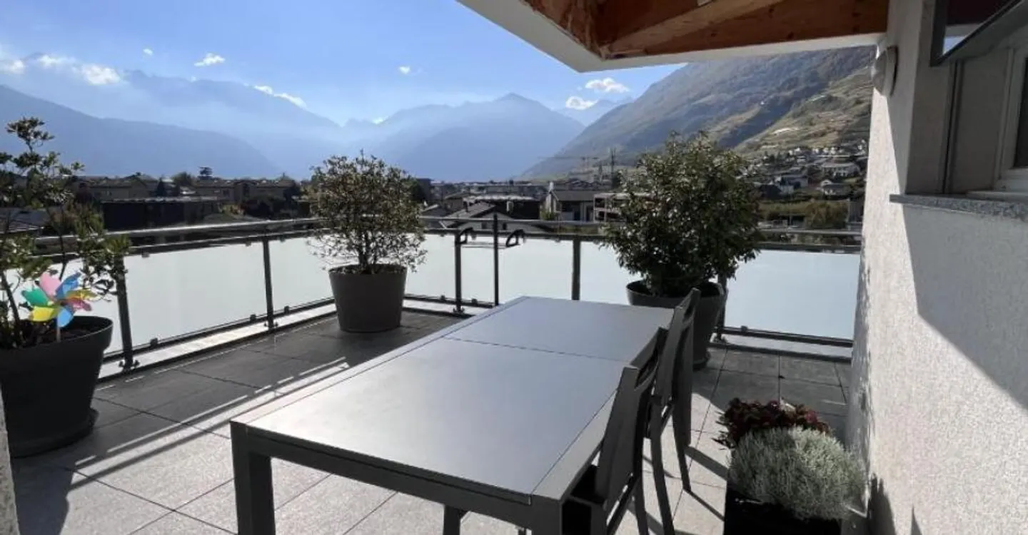 Appartement spacieux en attique - Photo 7 sur 9