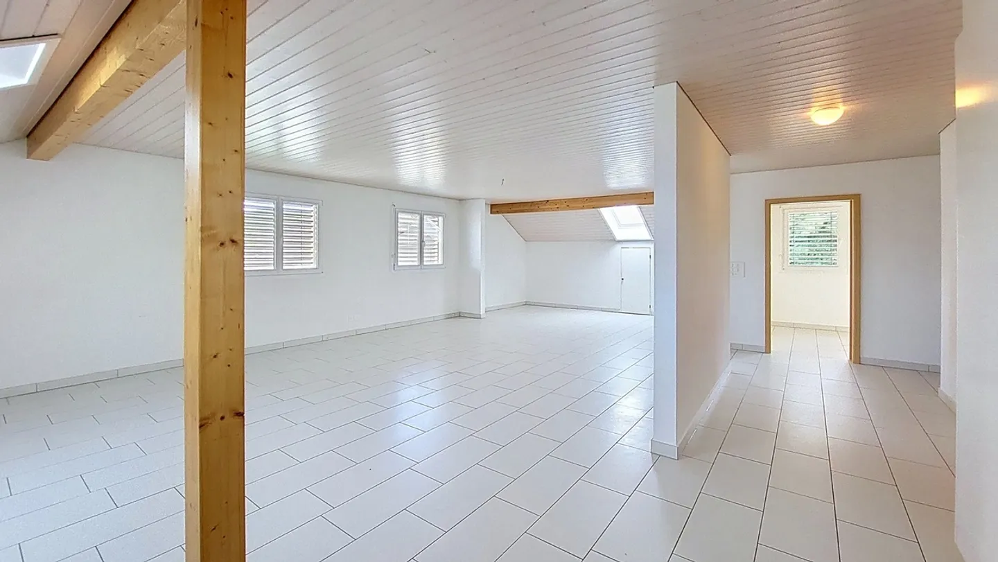 3.5-room apartment of 119 m2 with balcony in Chabrey / VD - Photo 2 of 15