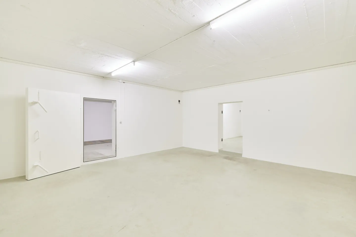 Espace commercial spacieux à louer dans un excellent emplacement - Photo 6 sur 11