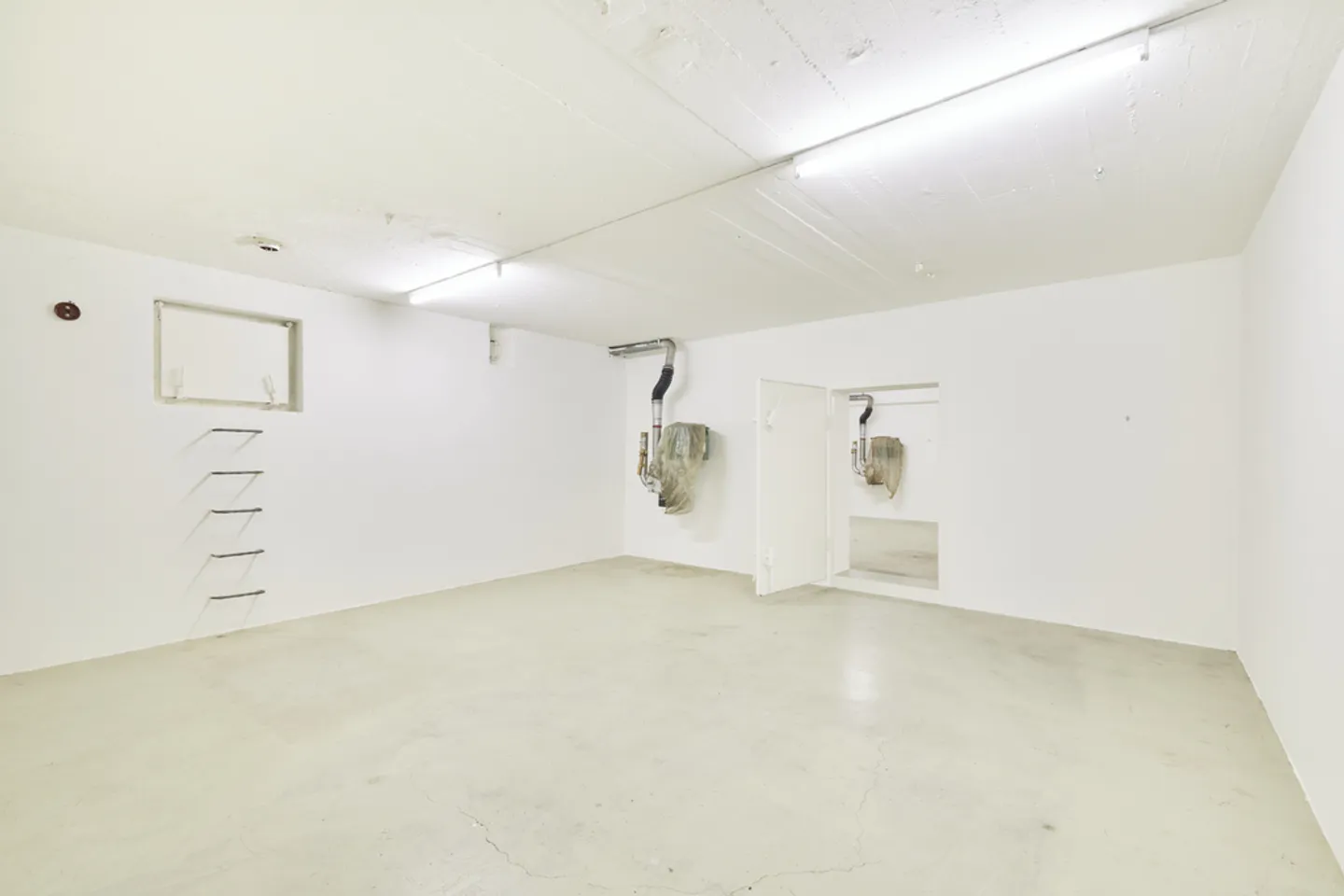 Espace commercial spacieux à louer dans un excellent emplacement - Photo 8 sur 11