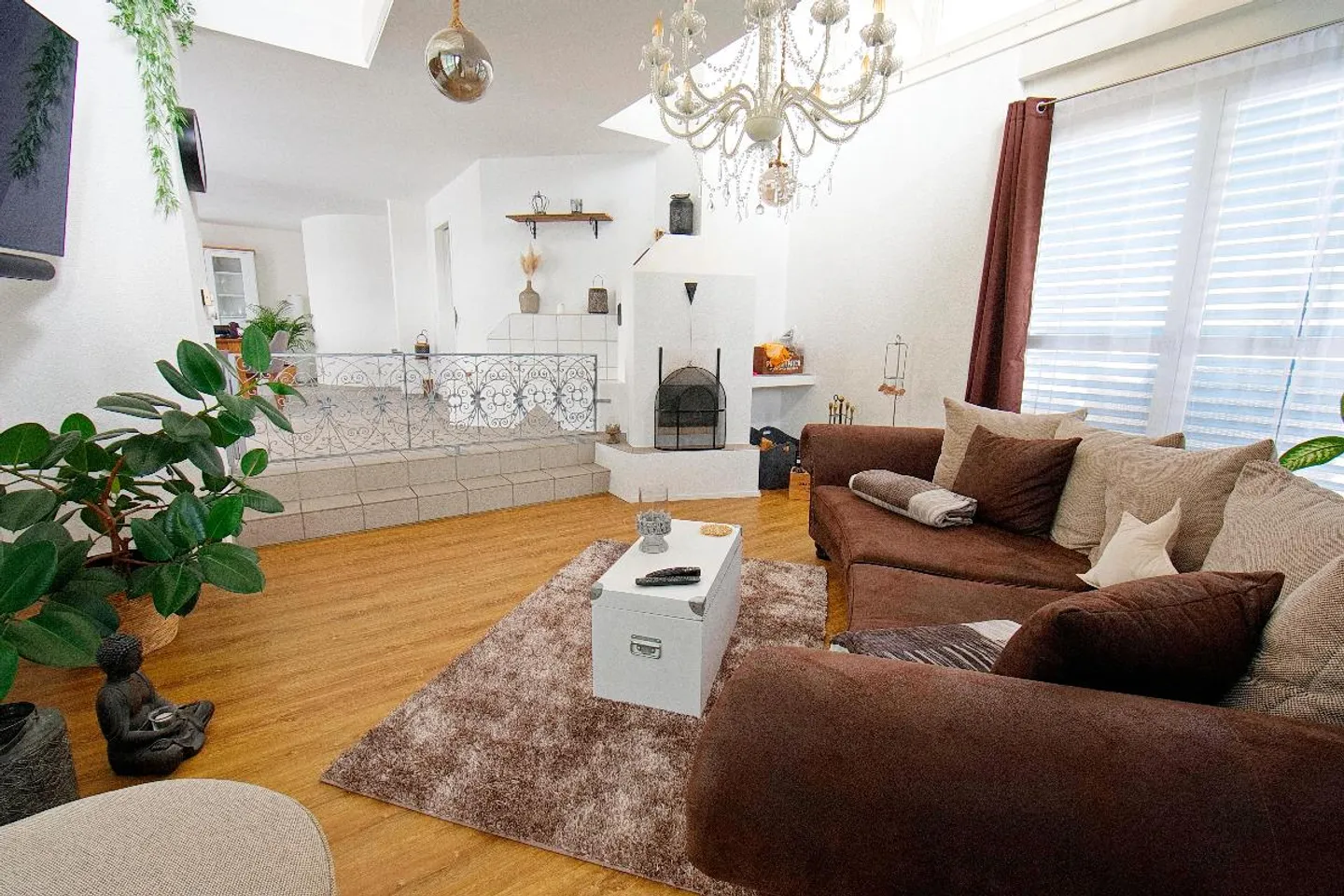 «Modernes 6½ Zi. Einfamilienhaus an sonniger Lage mit Weitsicht!» - Foto 2 von 10