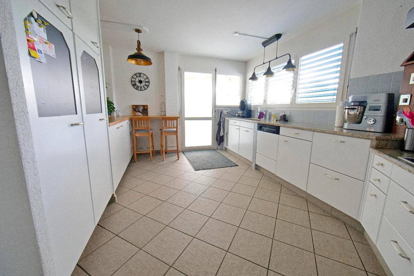 «Modernes 6½ Zi. Einfamilienhaus an sonniger Lage mit Weitsicht!» - Foto 5 von 10