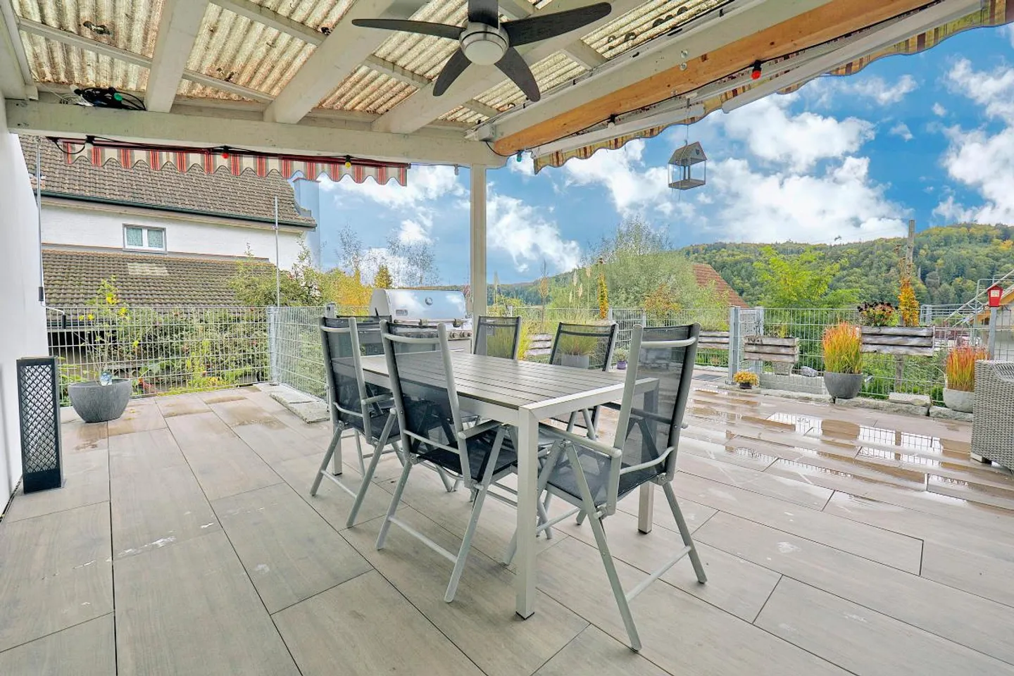 «Modernes 6½ Zi. Einfamilienhaus an sonniger Lage mit Weitsicht!» - Foto 8 von 10