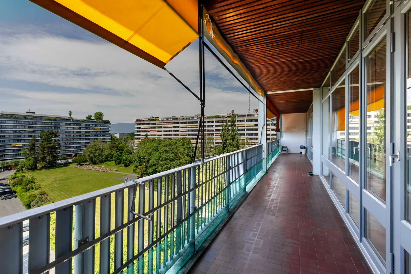 Spacious Apartment with Lake View - Photo 2 of 9