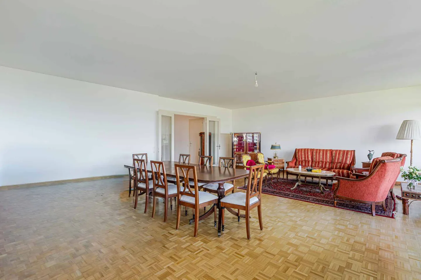 Spacious Apartment with Lake View - Photo 3 of 9