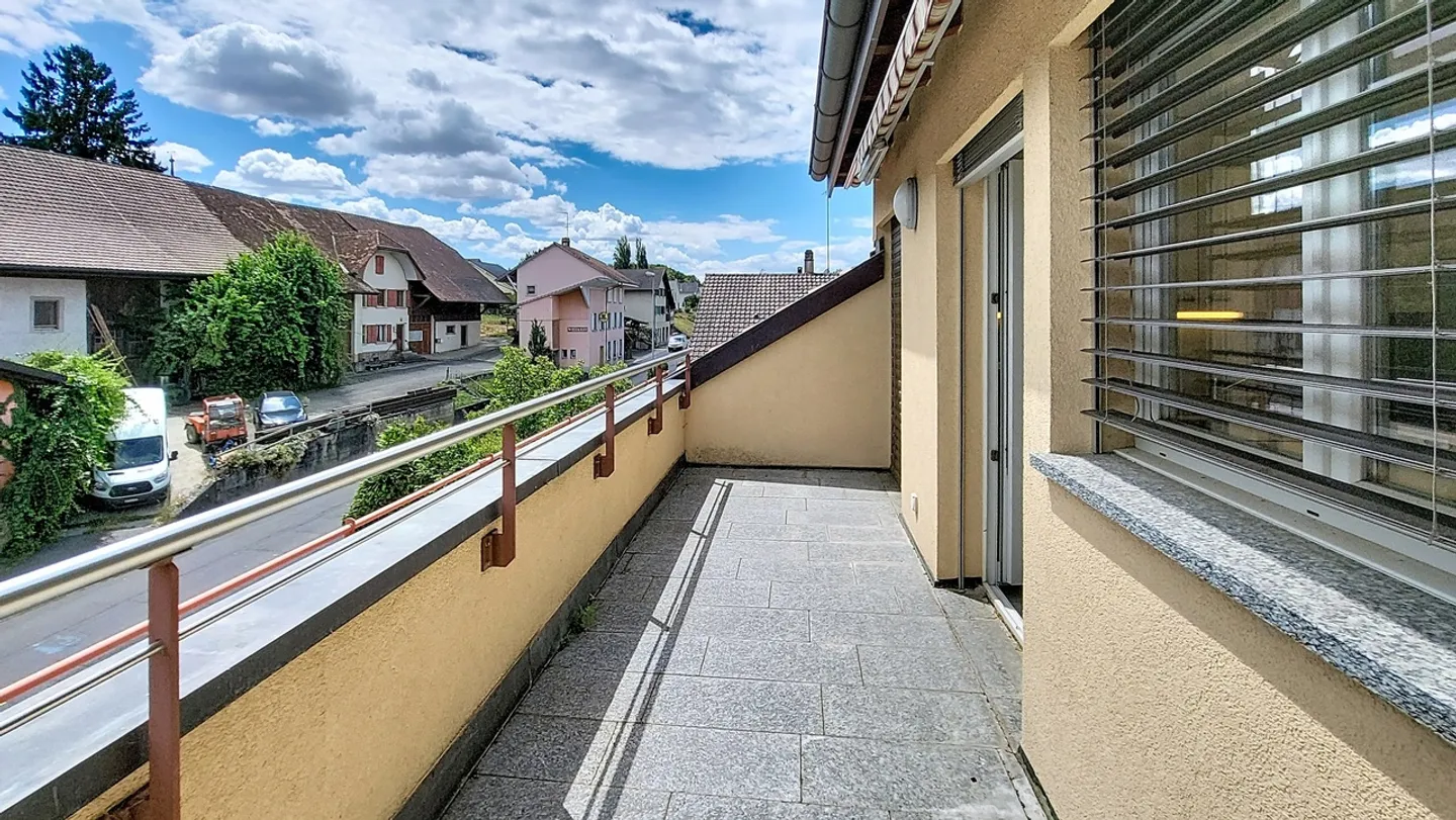 3.5-room apartment of 119 m2 with balcony in Chabrey / VD - Photo 8 of 15