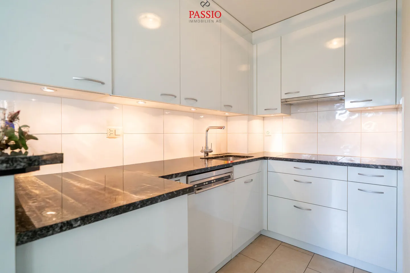 Charmante appartement 3,5 pièces avec 2 balcons et vue sur la verdure - Photo 8 sur 23