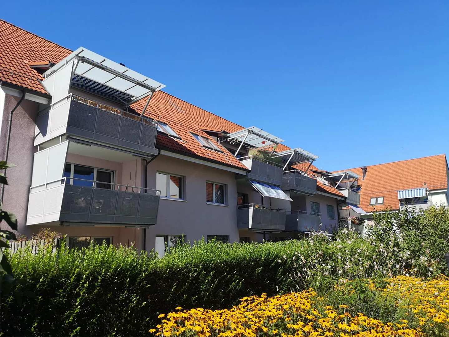 Tolle 3.5 Zi-Whg. Genossenschaftswohnung in Rafz sucht Sie! - Photo 1 of 7