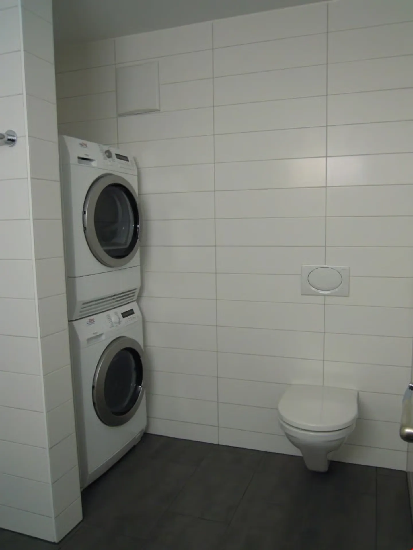 Appartamento moderno con 3 camere - Foto 8 di 9