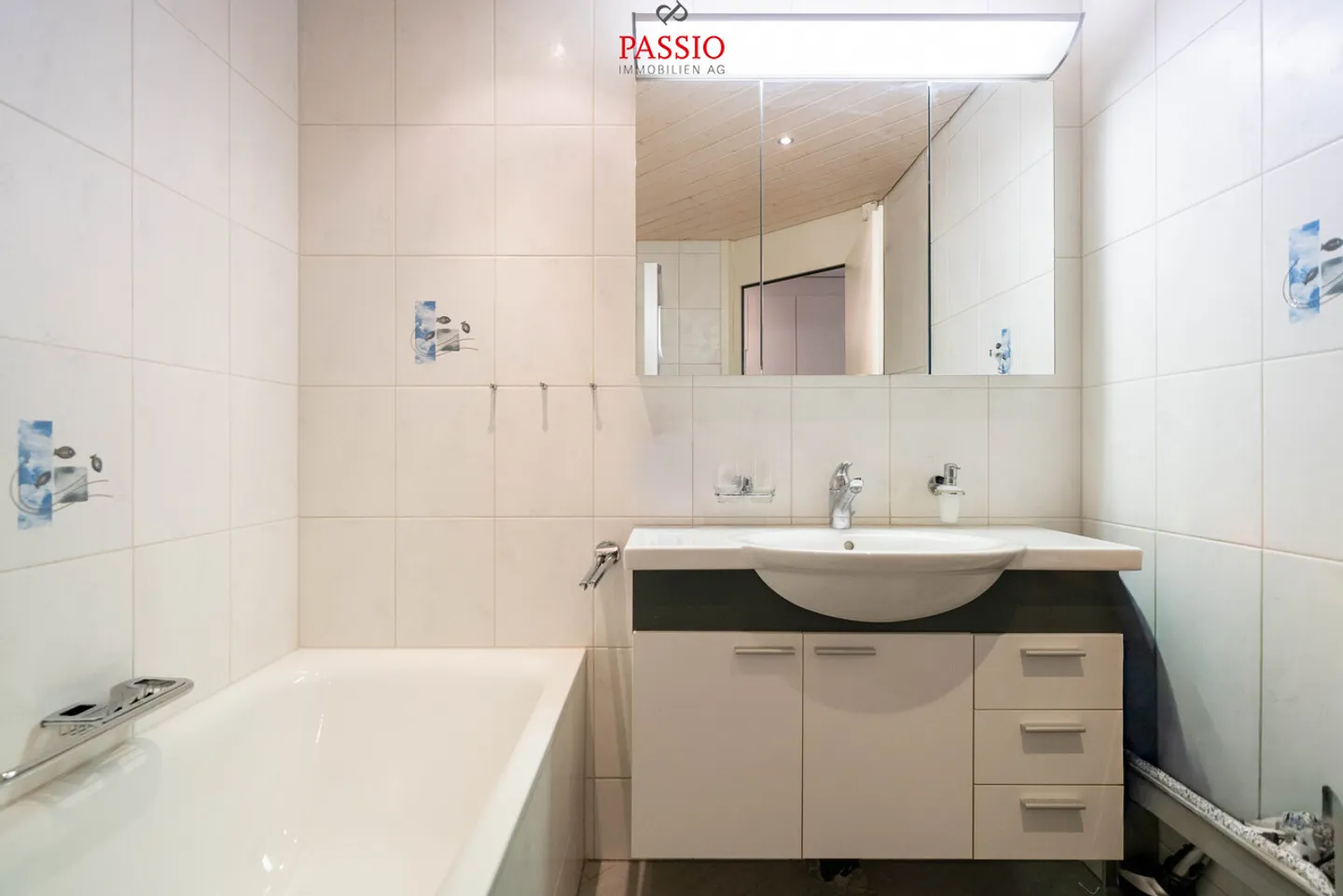 Charmante appartement 3,5 pièces avec 2 balcons et vue sur la verdure - Photo 10 sur 23