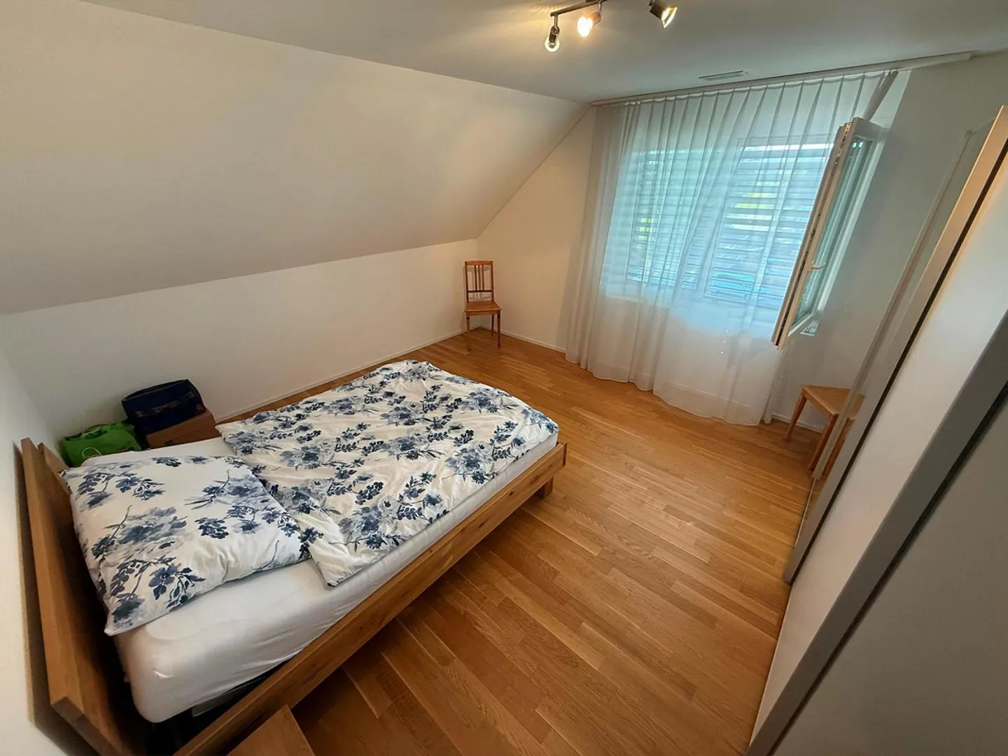 Appartamento di alta qualità con 3,5 stanze nel centro del villaggio - Foto 3 di 13