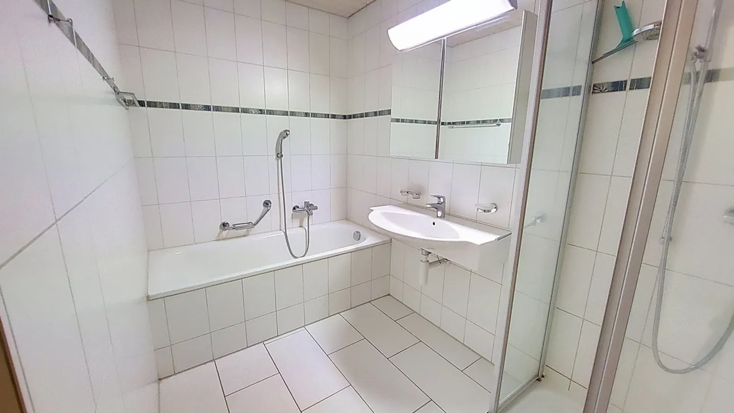 3.5-room apartment of 119 m2 with balcony in Chabrey / VD - Photo 13 of 15