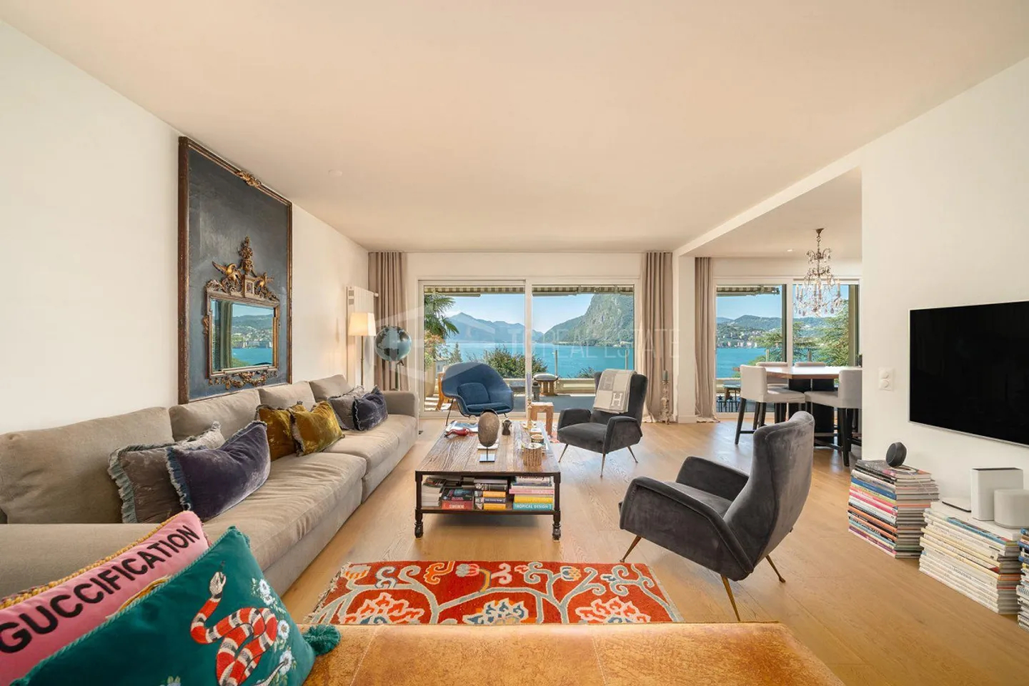 Elegant contemporary architecture with lake view in Castagnola. 3.5 rooms - Photo 2 of 13