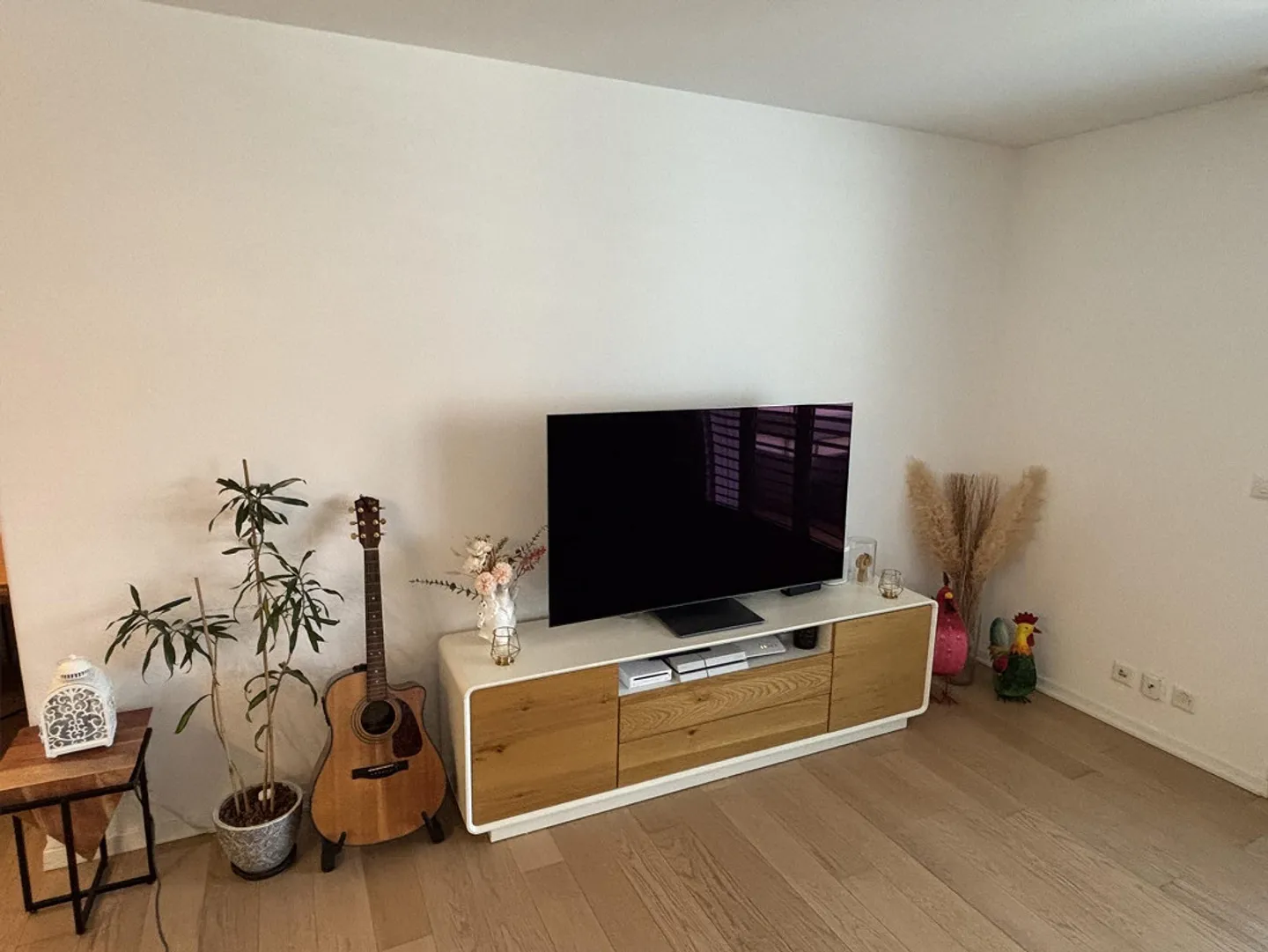 Appartement de 4,5 pièces standard de propriété - Photo 2 sur 13