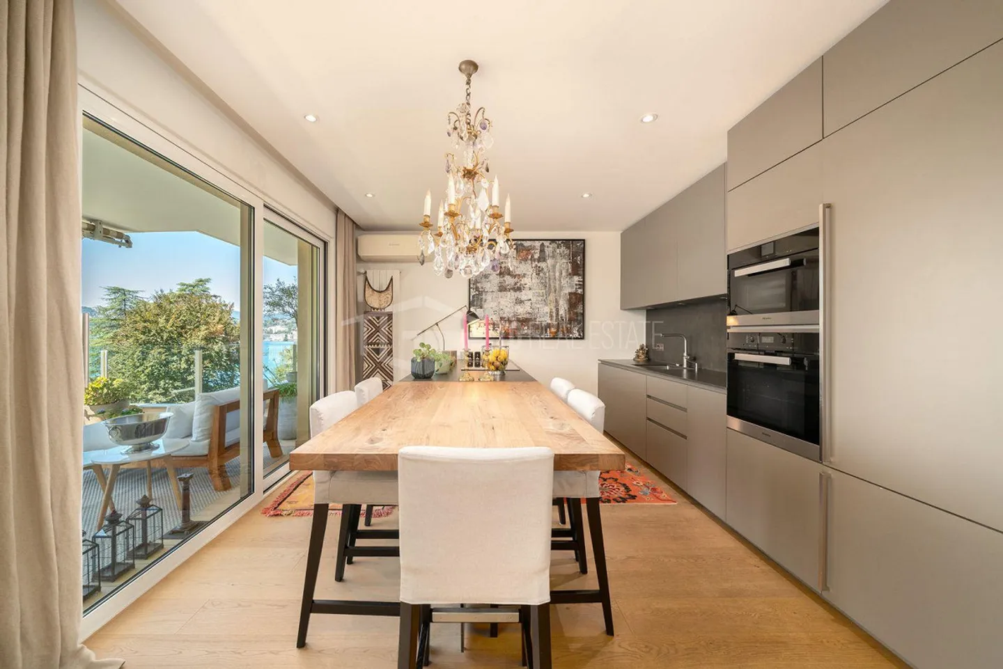 Elegant contemporary architecture with lake view in Castagnola. 3.5 rooms - Photo 6 of 13