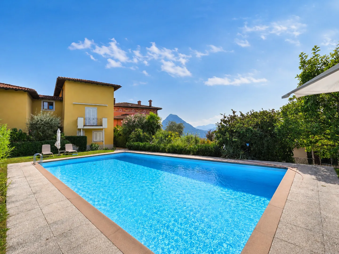 Elegante Appartamento con Vista Panoramica sul Lago e Monti - Photo 13 of 15
