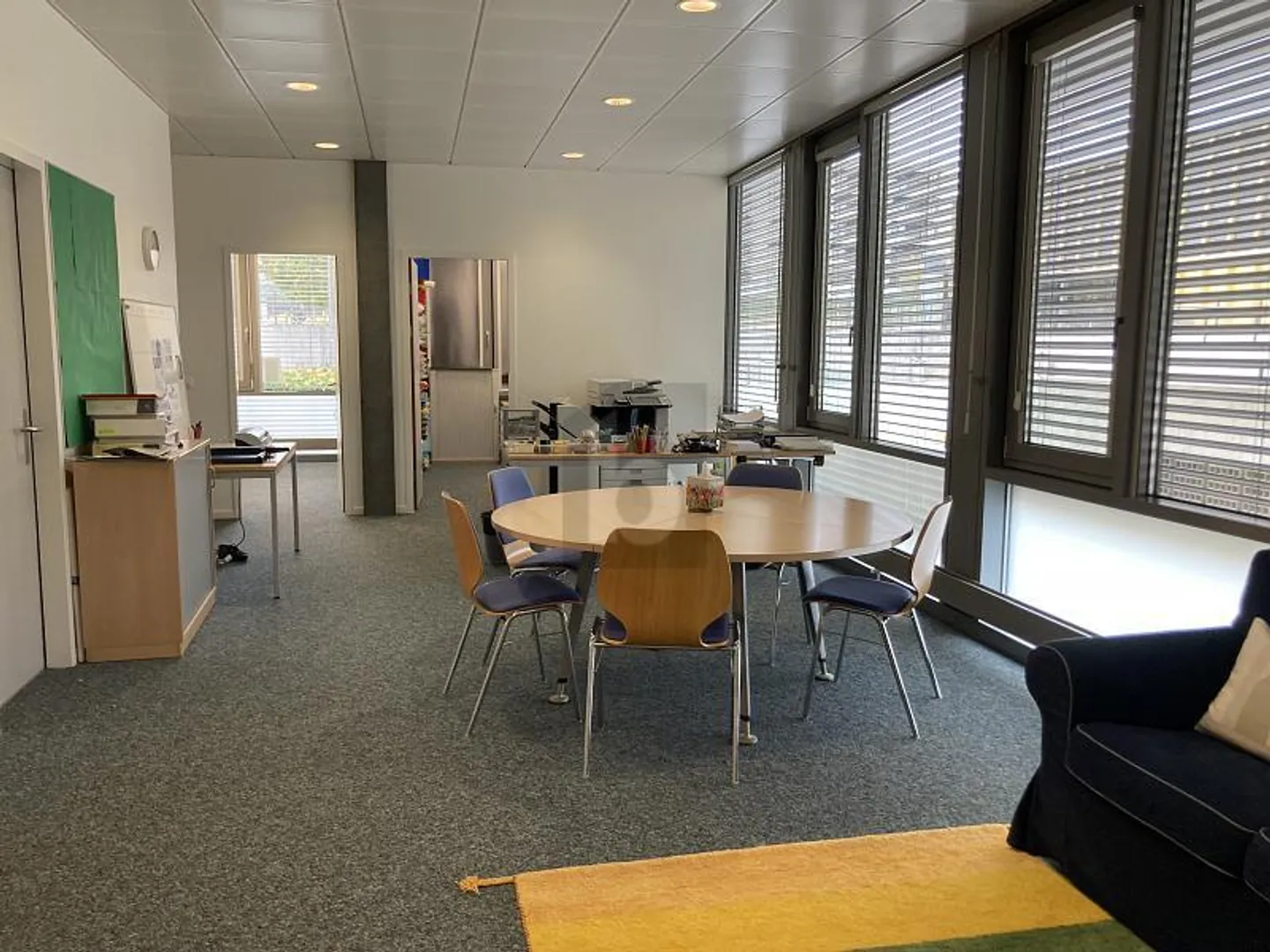 BÜRO IDEAL FÜR UNTERNEHMEN, SCHULEN ODER KABINETTE - Foto 3 von 6