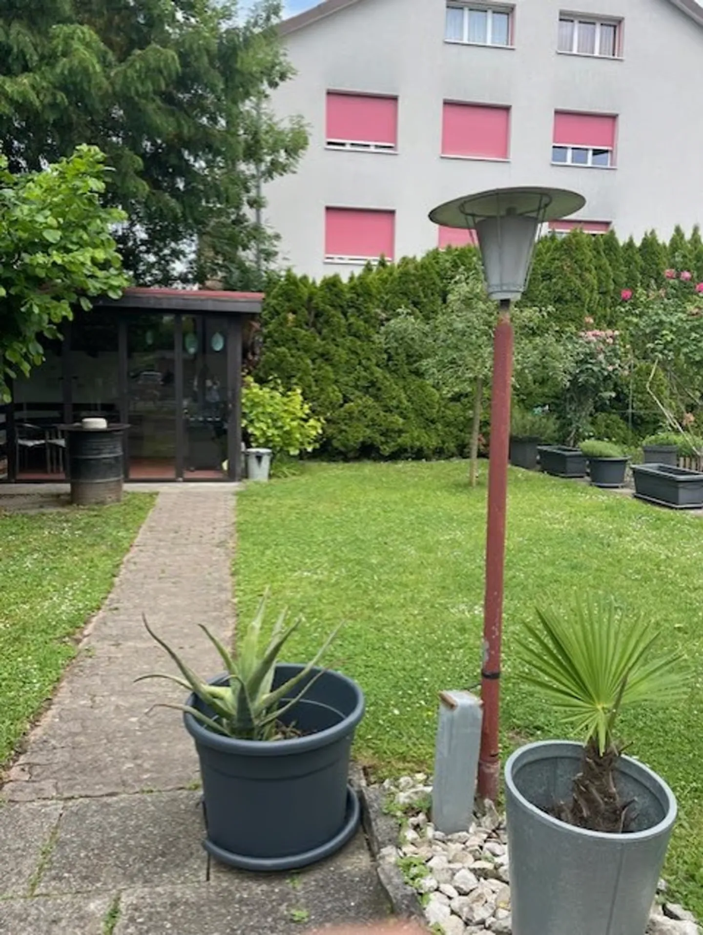 Appartement duplex dans terrasse et jardin - Photo 4 sur 13