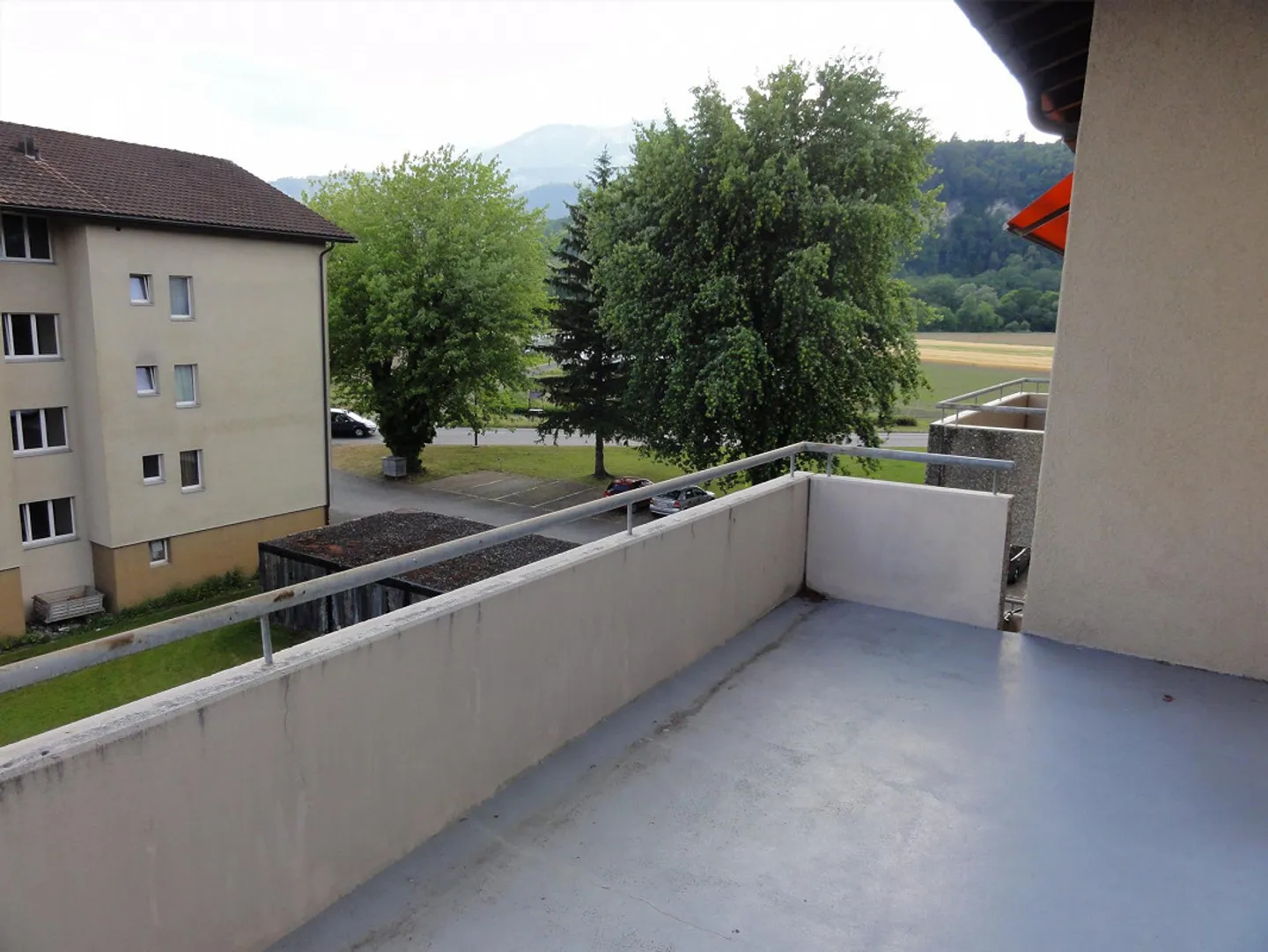 Spacious 4.5-room apartment in a quiet location on the edge of the village - Photo 13 of 15