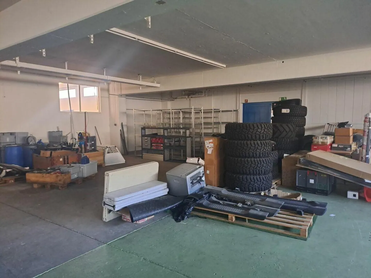 Grande surface de stockage (413 m²) à l'ouest de Saint-Gall - Photo 5 sur 8