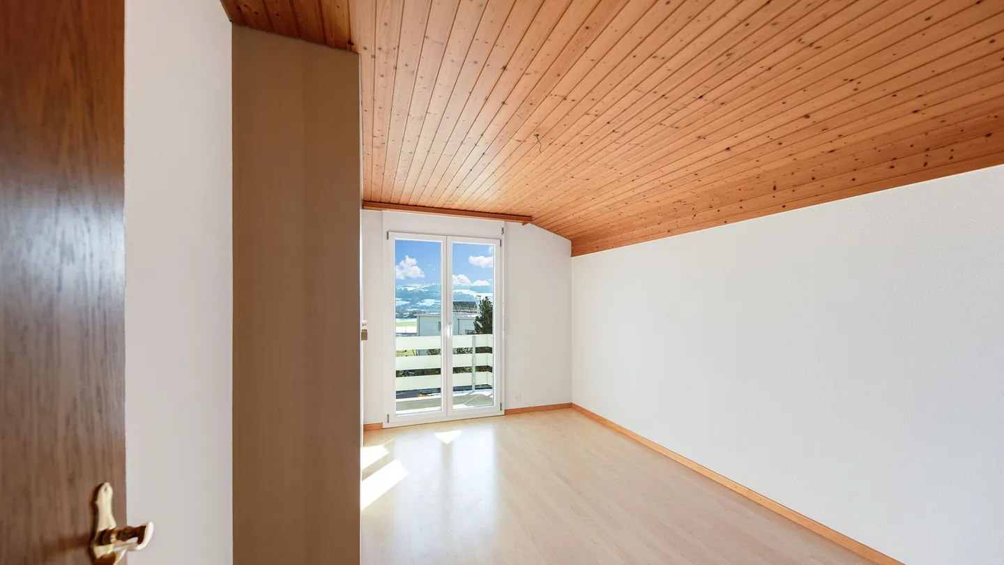 Casa angolare a schiera di 4,5 stanze in una posizione molto attraente e tranquilla - Foto 8 di 12