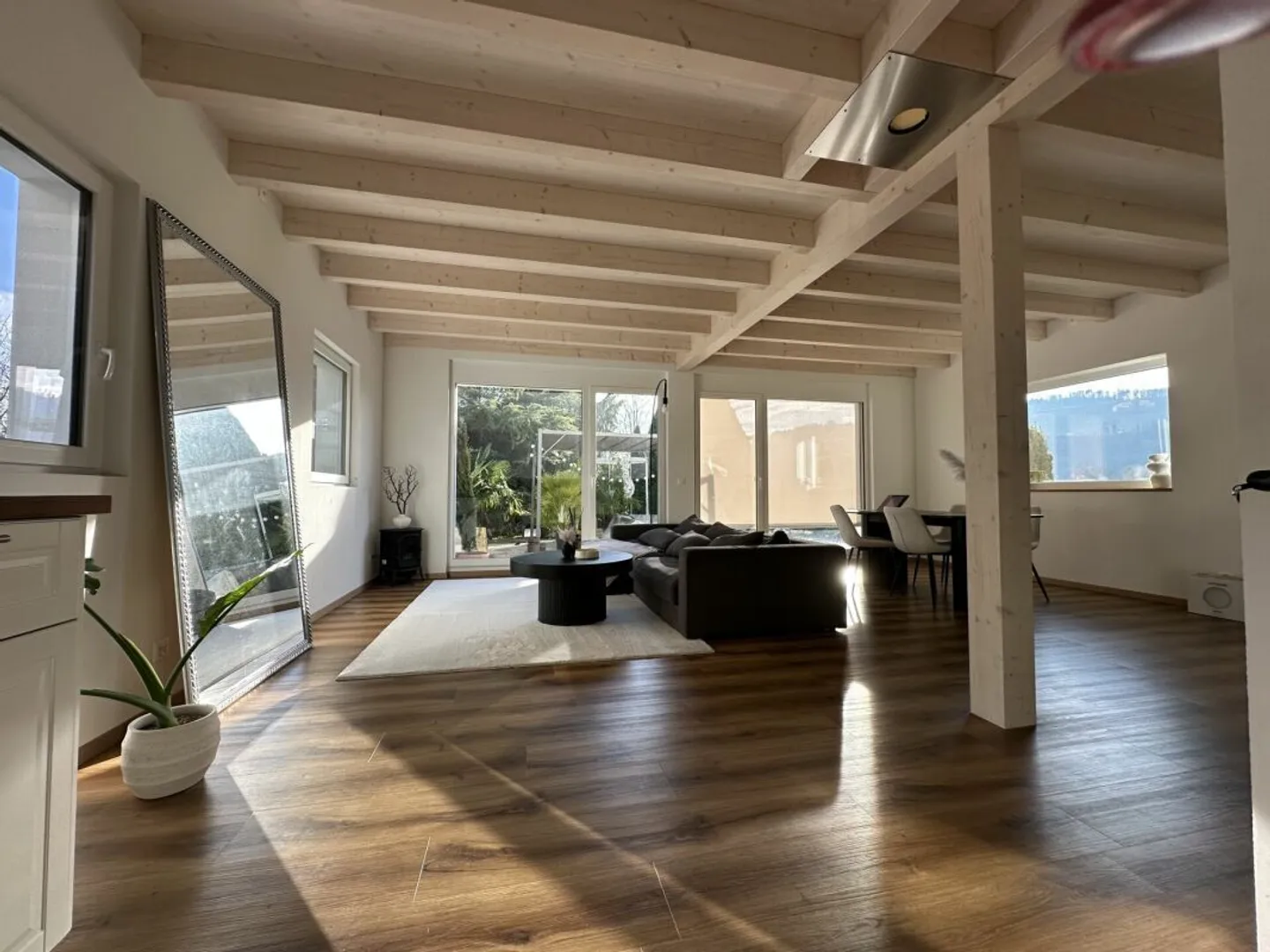 Maison individuelle moderne et neuve dans un quartier résidentiel privilégié - Photo 4 sur 11