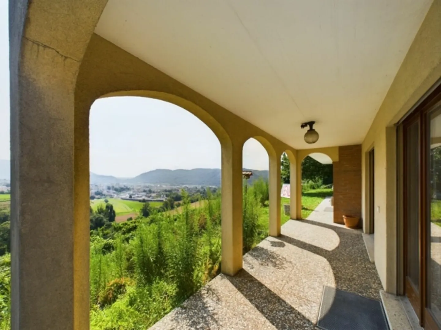 Casa singola in affitto - Foto 2 di 12