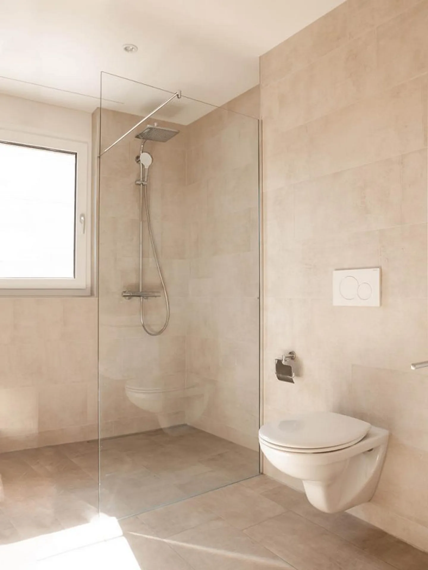 Top modern penthouse apartment in a quiet location! - Photo 7 of 10