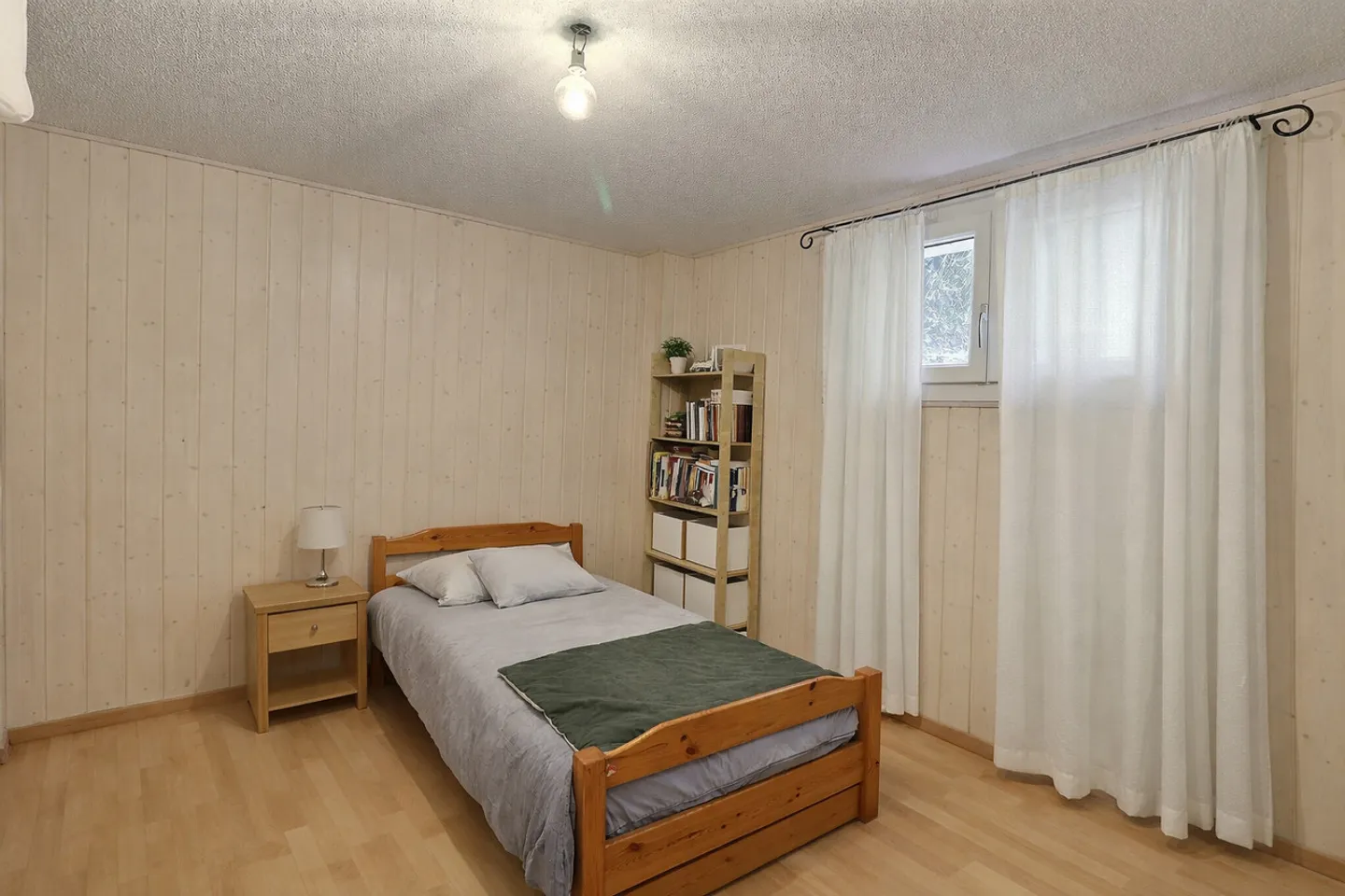 Schönes und großes Einfamilienhaus in besetztem Leibrentenvertrag ohne Miete, begrenzt auf 7 Jahre - Foto 15 von 17