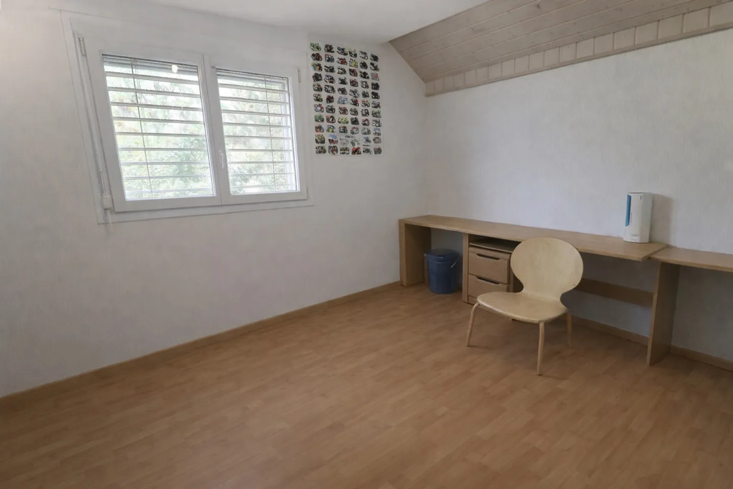 Schönes und großes Einfamilienhaus in besetztem Leibrentenvertrag ohne Miete, begrenzt auf 7 Jahre - Foto 9 von 17