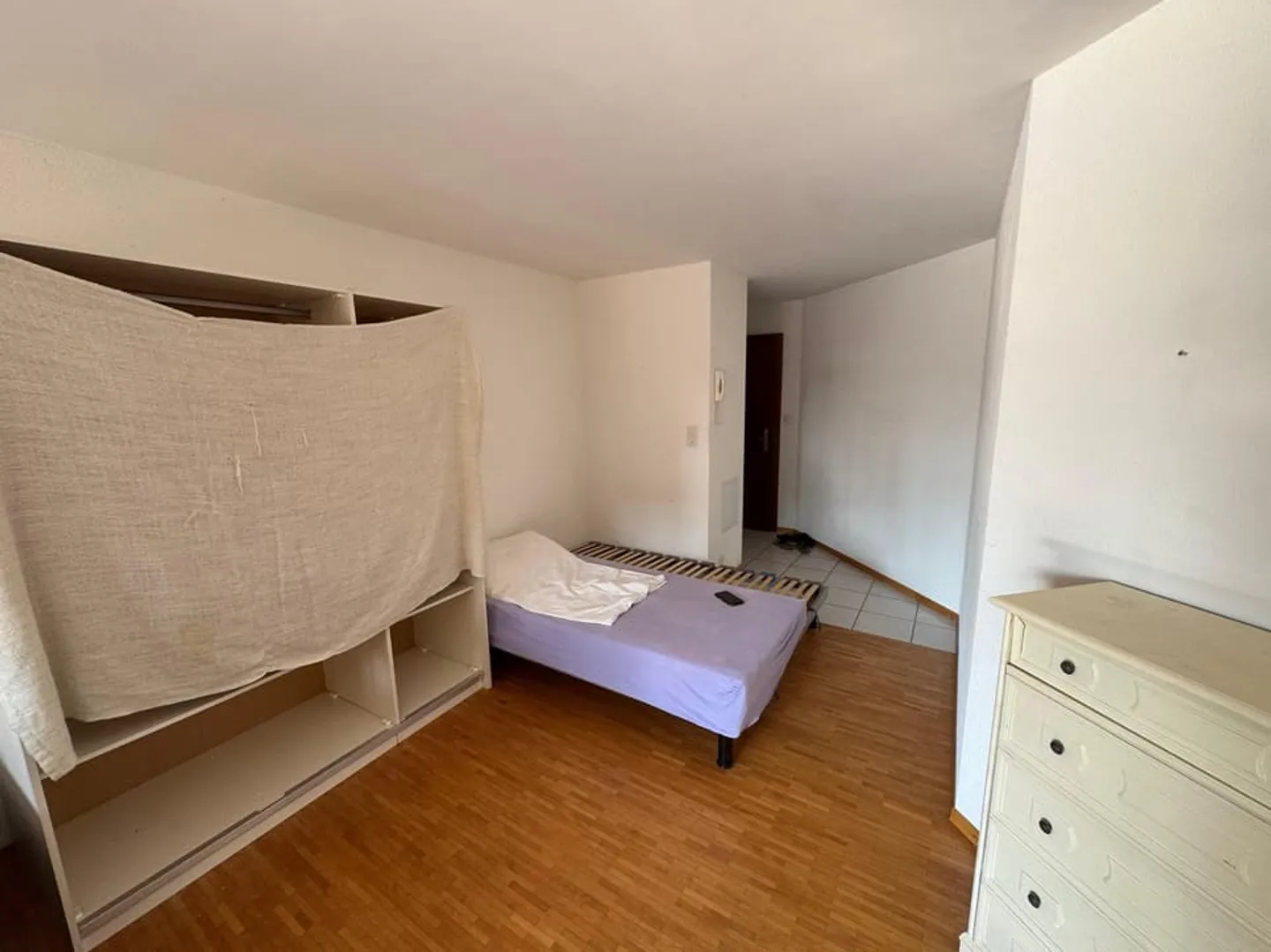 Charmantes Studio mit Balkon in Yverdon-les-Bains - Foto 6 von 7