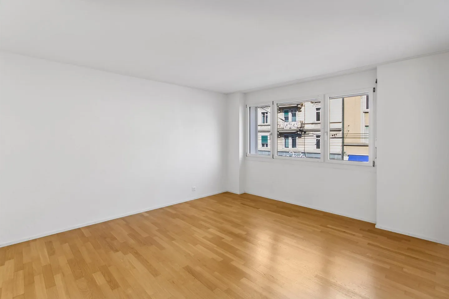 Appartement ensoleillé de 2,5 pièces à Seefeld - Photo 3 sur 9
