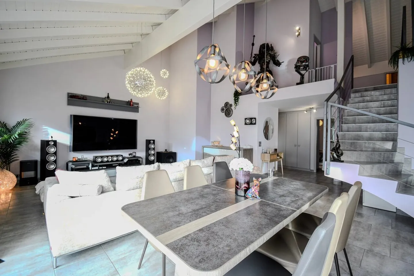 Geräumige Duplexwohnung in der Nähe aller Annehmlichkeiten - Foto 1 von 13