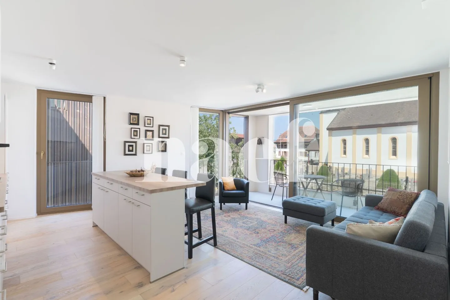 Bellissimo appartamento di 2,5 locali con balcone in vendita a Gletterens - Foto 3 di 7