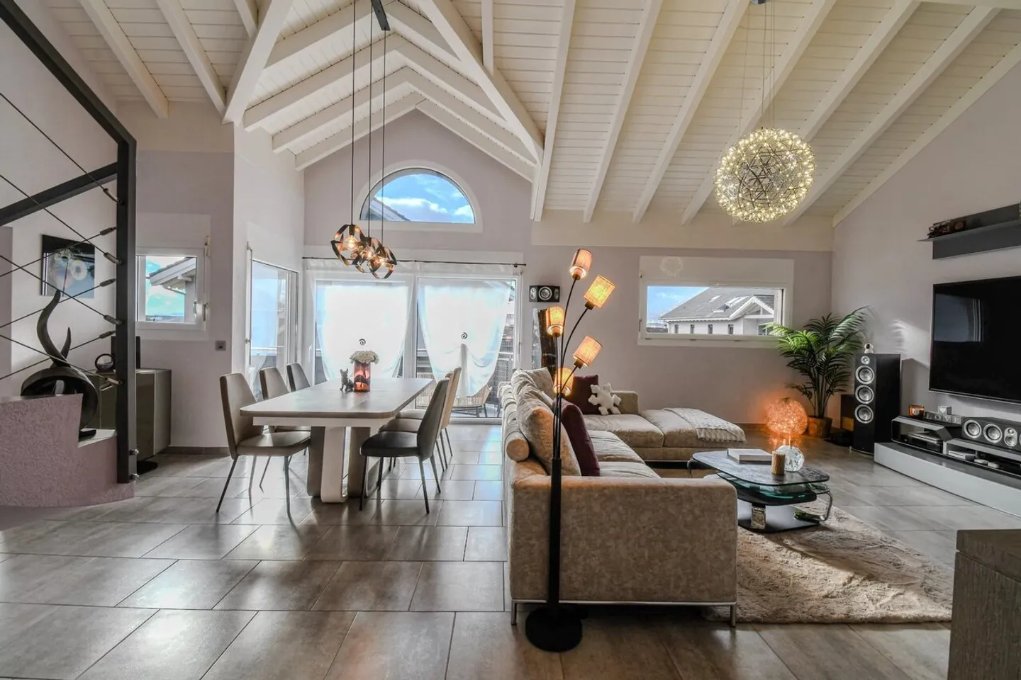 Geräumige Duplexwohnung in der Nähe aller Annehmlichkeiten - Foto 3 von 13